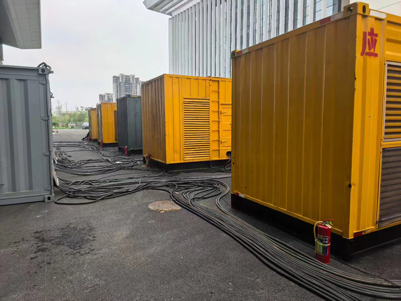 尖山不同季节柴油发电机组保养有哪些注意事项?