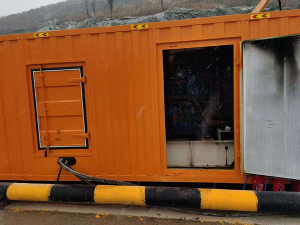 尖山发电车出租-应急柴油发电机组选什么样的比较好？